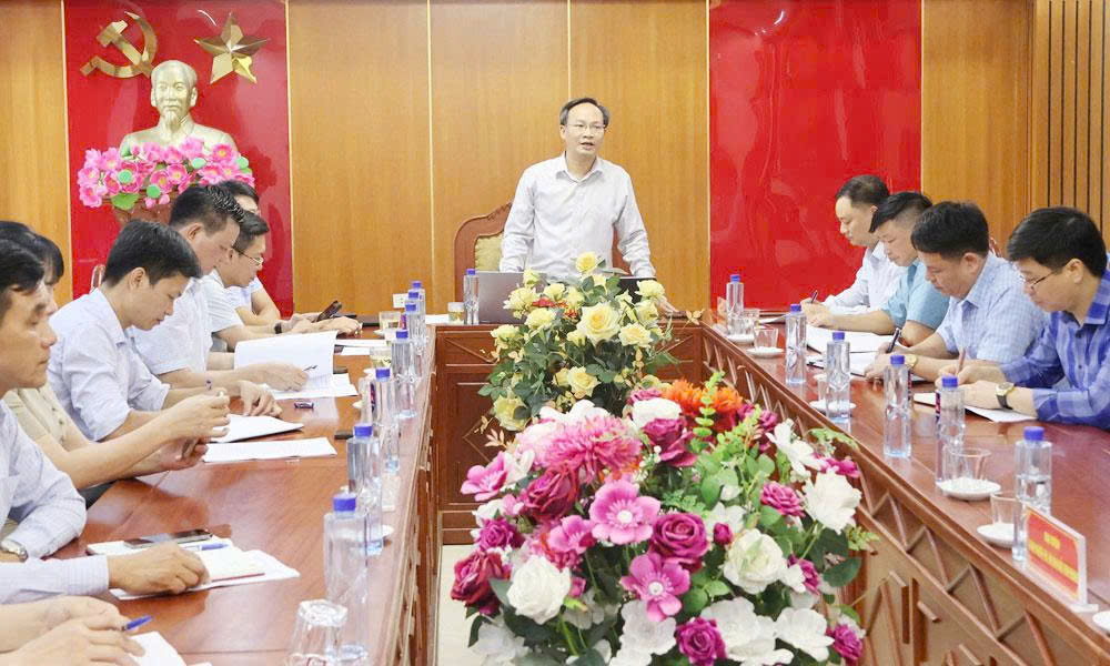 Đồng chí Phạm Văn Thịnh chủ trì buổi làm việc.