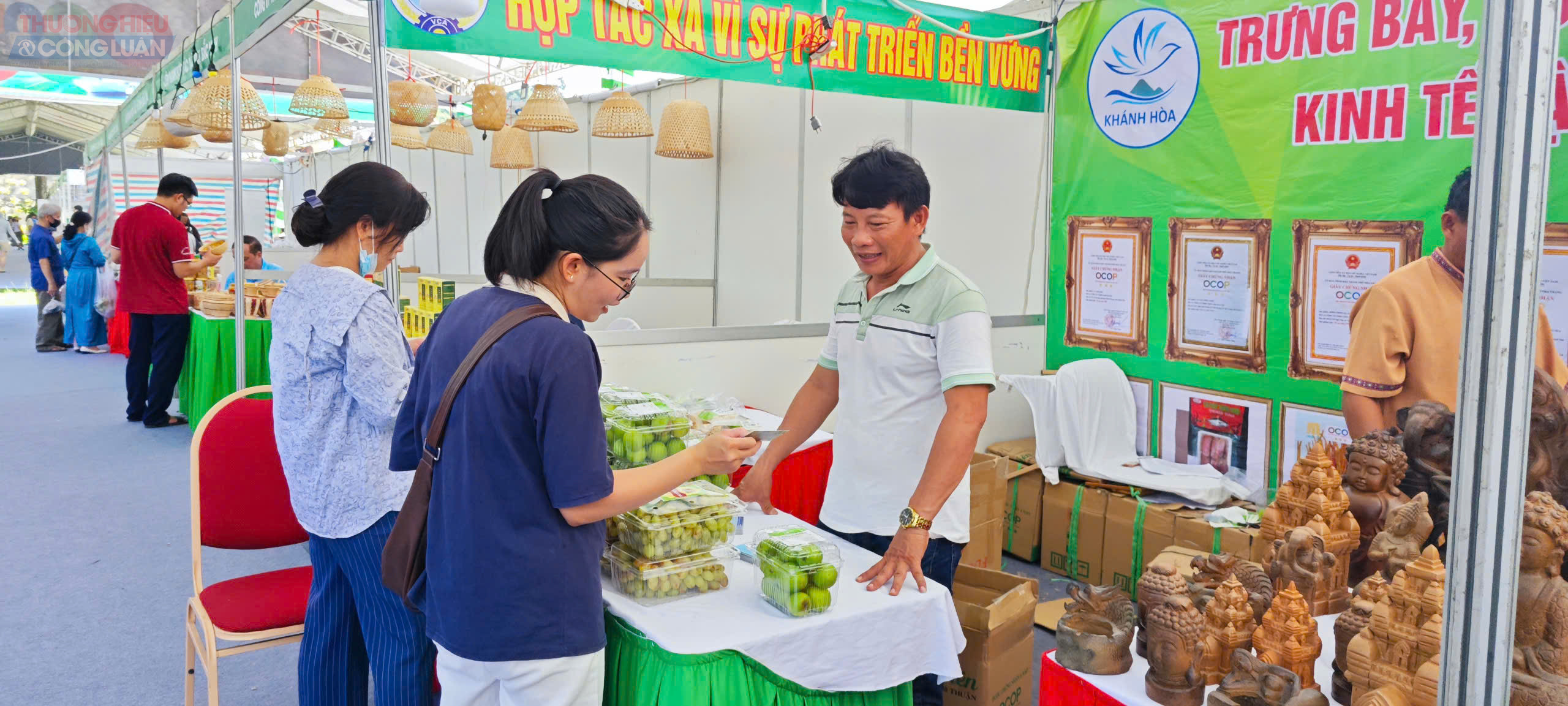 Với không gian tổ chức mang đậm dấu ấn lịch sử tại Hoàng Thành Thăng Long, Vietnam OCOPEX 2025 góp phần tôn vinh giá trị truyền thống, đồng thời lan tỏa hình ảnh các sản phẩm OCOP Việt Nam đến với người tiêu dùng trong nước và quốc tế.