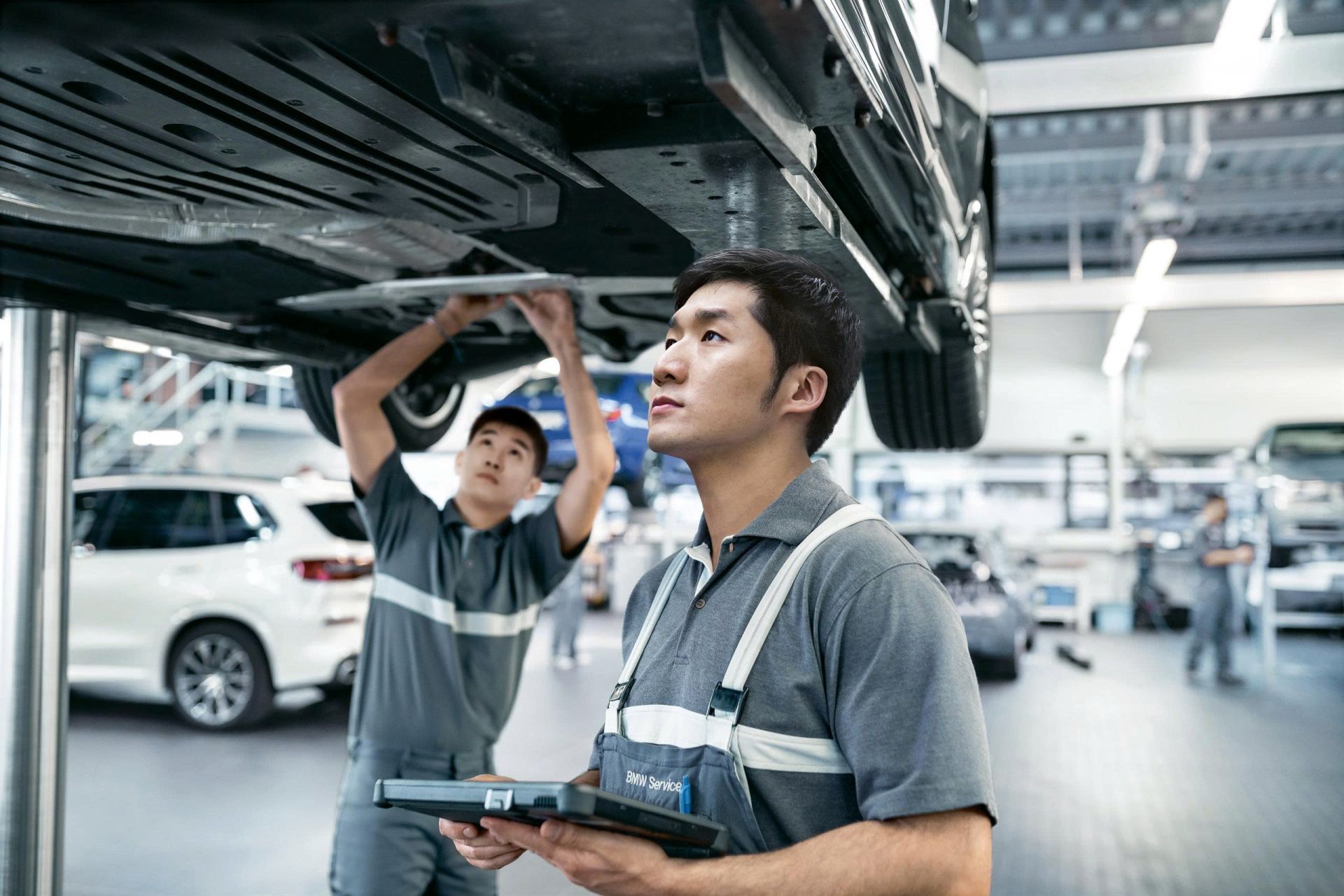 Trang thiết bị hiện đại cùng đội ngũ kỹ thuật viên tay nghề cao tại THACO AUTO