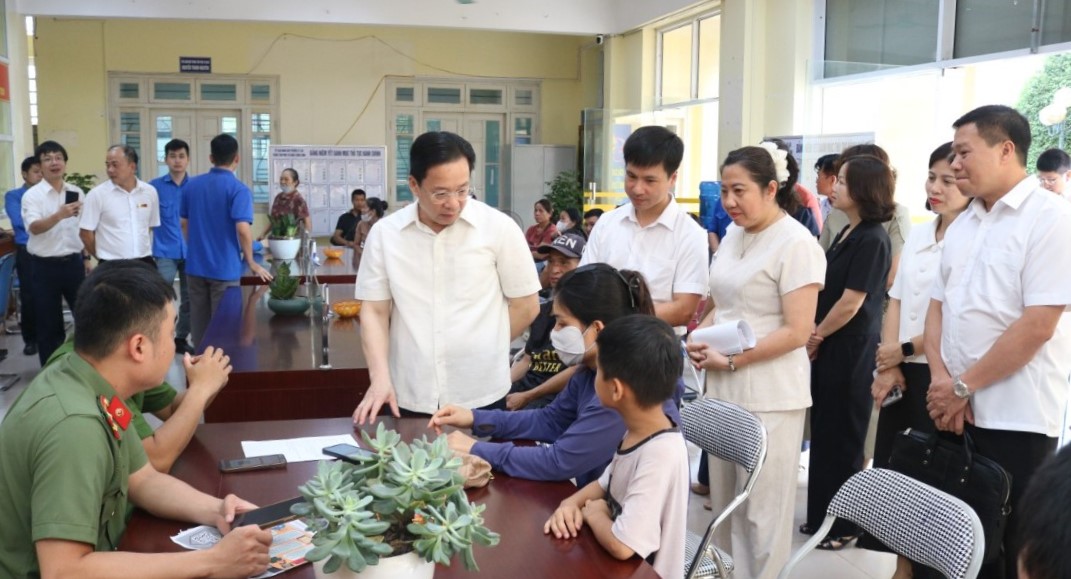 Bí thư Tỉnh ủy Lạng Sơn Hoàng Văn Nghiệm làm việc với các phường về vận hành mô hình chính quyền địa phương 2 cấp