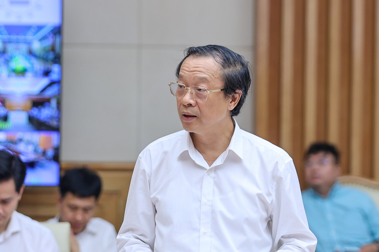 Thứ trưởng Bộ Giáo dục và Đào tạo Phạm Ngọc Thưởng phát biểu tại phiên họp - ẢNh; VGP/Nhật Bắc