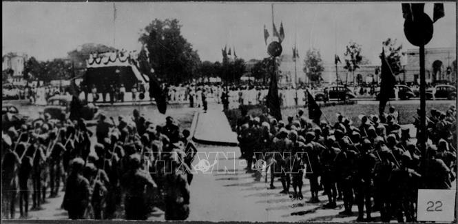 Đông đảo nhân dân tập trung tại Quảng trường Ba Đình nghe Chủ tịch Hồ Chí Minh đọc Tuyên ngôn Độc lập, sáng 2/9/1945. Ảnh: Tư liệu TTXVN