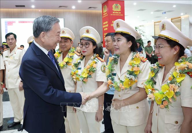 Tổng Bí thư Tô Lâm và các đại biểu. Ảnh: Thống Nhất/TTXVN