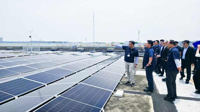 Hệ thống điện mặt trời áp mái tại Nhà máy SEV. Hệ thống điện mặt trời áp mái tại Nhà máy SEV.