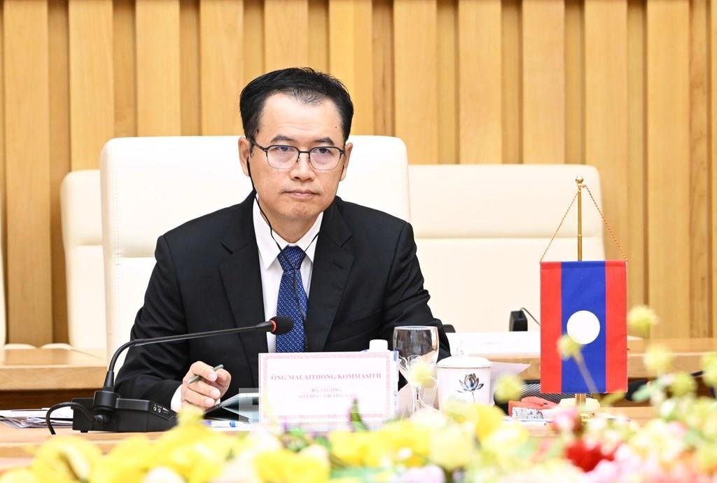 Bộ trưởng Bộ Công Thương Lào Malaithong Kommasith đánh giá cao kết quả hợp tác kinh tế, thương mại giữa hai nước. Ảnh: Bộ Công Thương Hai Bộ trưởng cũng trao đổi thẳng thắn và cởi mở v