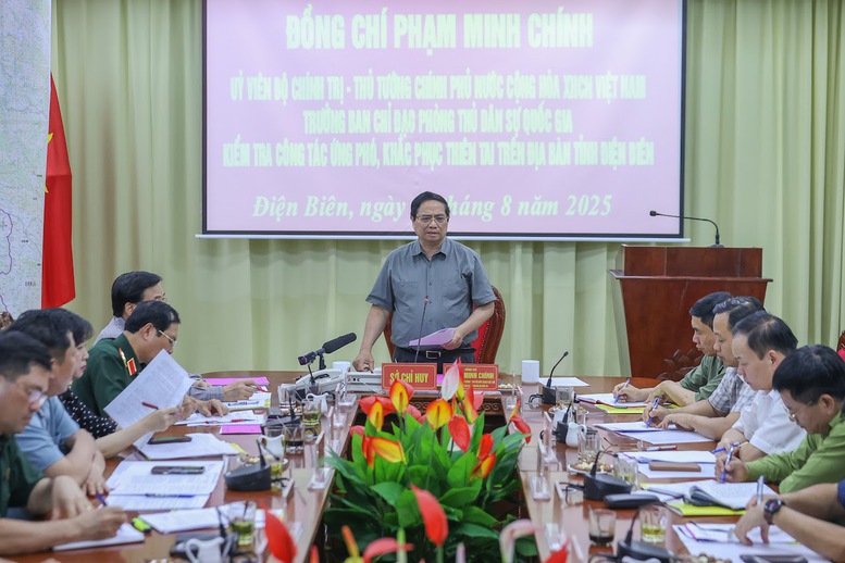 Thủ tướng Phạm Minh Chính chủ trì cuộc họp với các bộ ngành, địa phương về công tác tìm kiếm, cứu hộ, cứu nạn, khắc phục hậu quả thiên tai - Ảnh: VGP/Nhật Bắc Thủ tướng Phạm Minh Chính chủ trì cuộc họp với các bộ ngành, địa phương về công tác tìm kiếm, cứu hộ, cứu nạn, khắc phục hậu quả thiên tai - Ảnh: VGP/Nhật Bắc