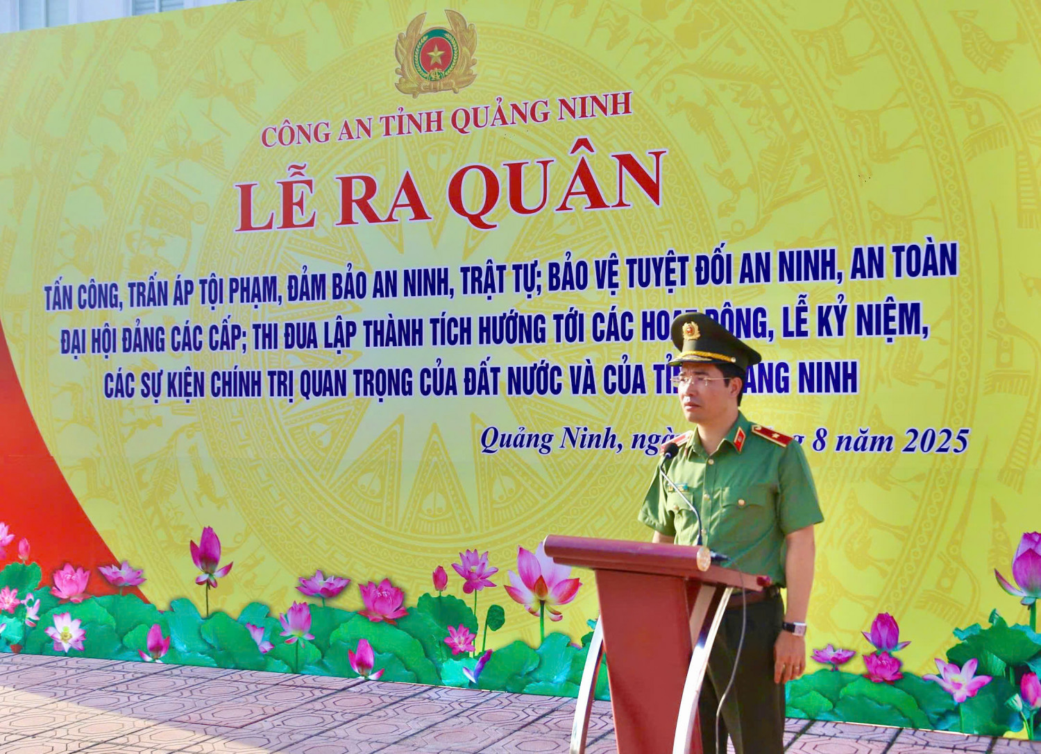 Thiếu tướng Trần Văn Phúc - Giám đốc Công an tỉnh Quảng Ninh - ra lệnh cho Công an các đơn vị, địa phương, ra quân tấn công, trấn áp tội phạm.