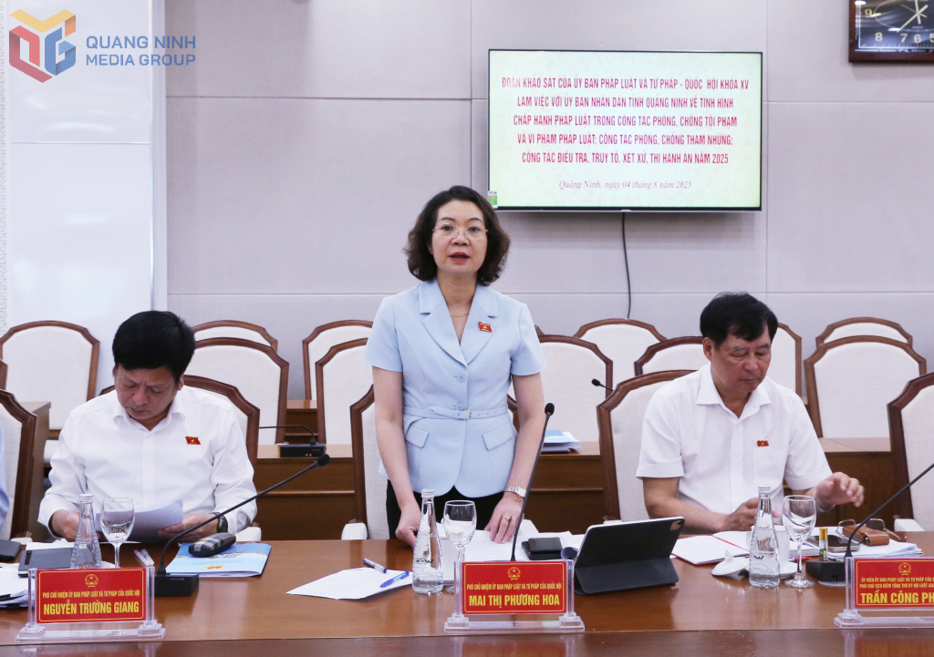 Bà Mai Thị Phương Hoa, Phó Chủ nhiệm Ủy ban Pháp luật và Tư pháp của Quốc hội phát biểu tại buổi làm việc.