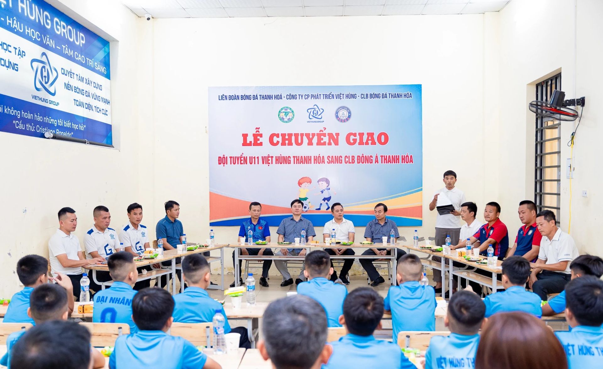 Chuyển giao đội U11 Việt Hùng Thanh Hóa sang CLB Đông Á Thanh Hóa
