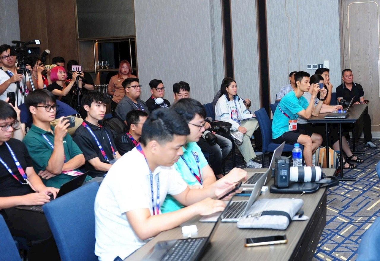 Quang cảnh buổi họp báo