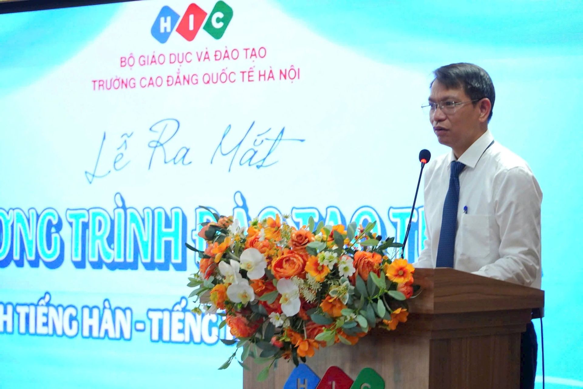 TS. Nguyễn Văn Sinh - Hiệu trưởng Trường Cao đẳng Quốc tế Hà Nội