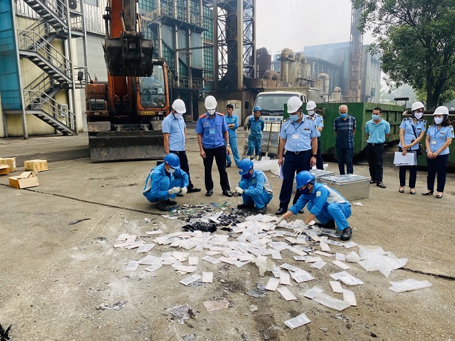 QLTT Hà Nội: Gần 100 tỷ đồng xử phạt, tiêu hủy hàng hóa vi phạm trong 7 tháng QLTT Hà Nội: Gần 100 tỷ đồng xử phạt, tiêu hủy hàng hóa vi phạm trong 7 tháng