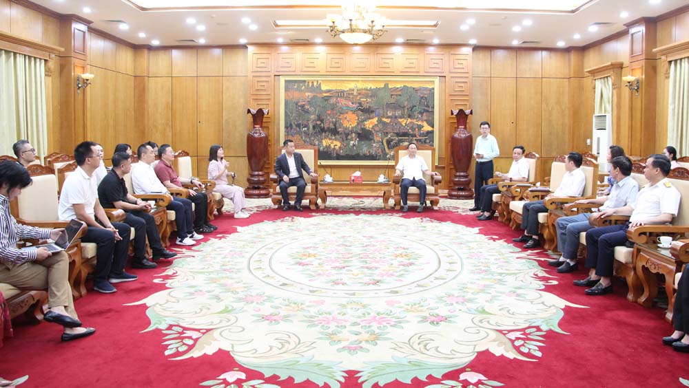 Quang cảnh buổi làm việc. Quang cảnh buổi làm việc.