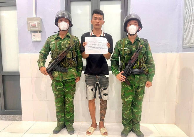 Cà Mau: Biên phòng Năm Căn bắt giữ đối tượng tàng trữ ma túy