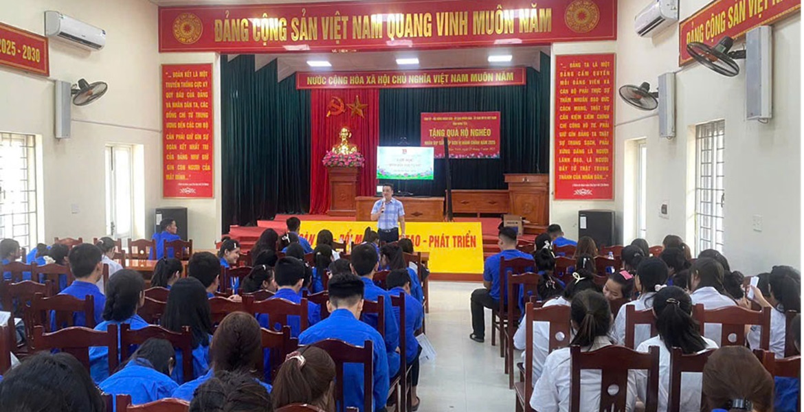 Hưng Yên tổ chức 200 lớp "Bình dân học vụ số"