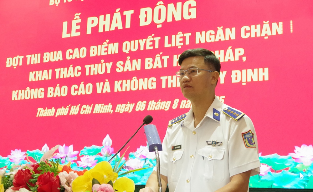 Đại tá Cao Xuân Quận - Phó Chính ủy Vùng Cảnh sát biển 3 chủ trì hội nghị