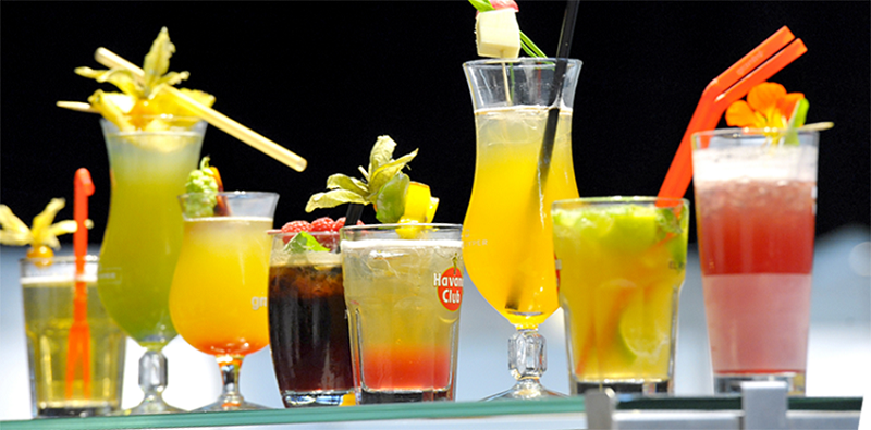 Doanh nghiệp thu trăm tỷ đồng từ mảng thực phẩm, đồ uống và hàng miễn thuế