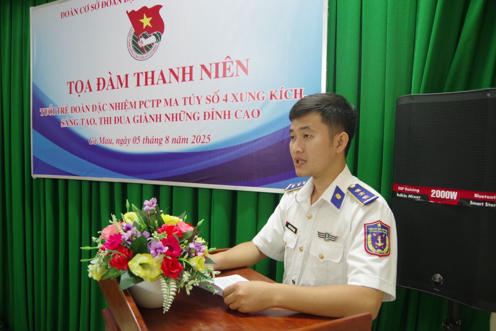 Đoàn viên phát biểu tại tọa đàm