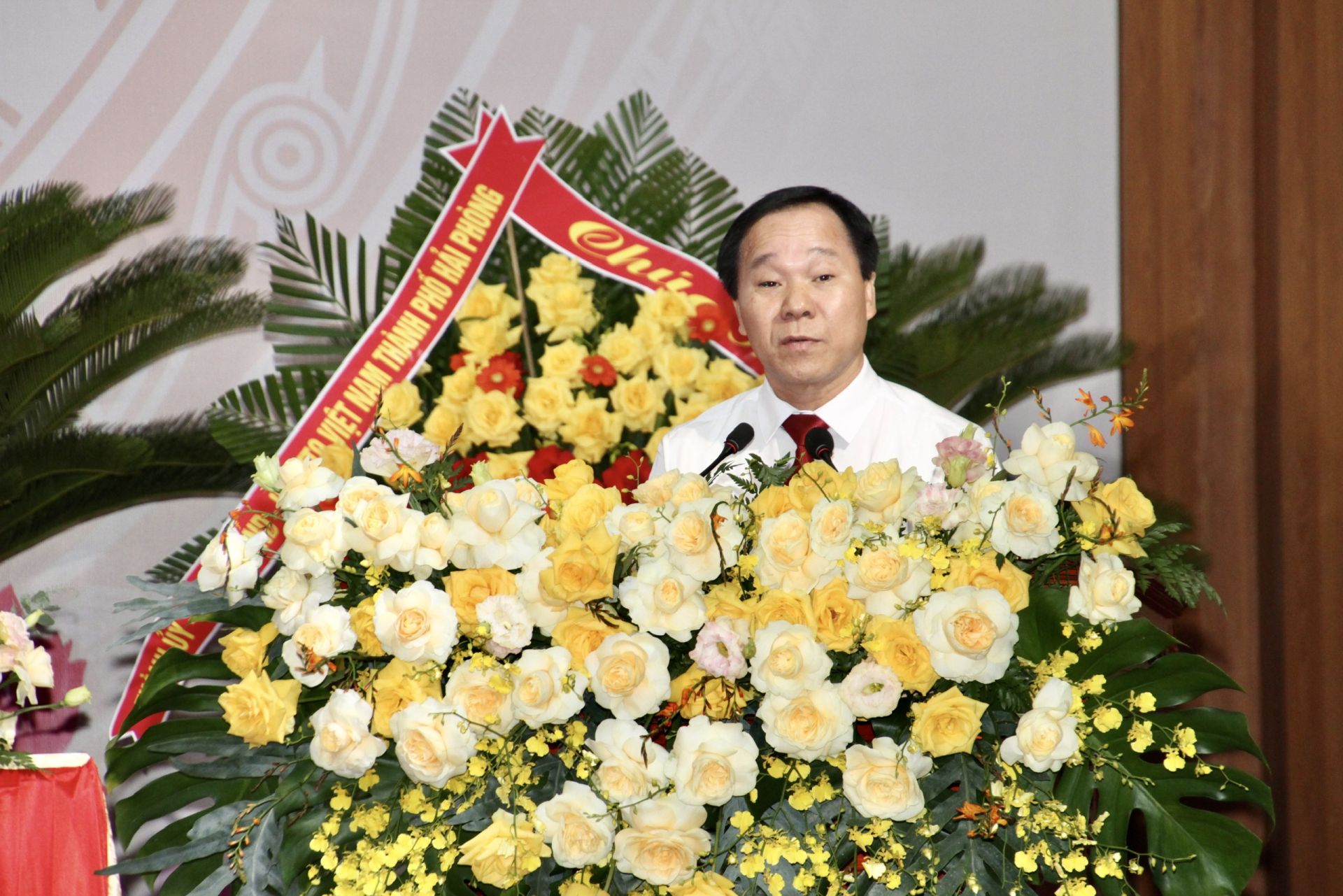 Đồng chí Nguyễn Hữu Thông, Bí thư Đảng uỷ xã phát biểu khai mạc. Đồng chí Nguyễn Hữu Thông, Bí thư Đảng uỷ xã phát biểu khai mạc.