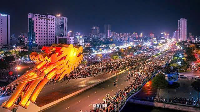 Trong tương lai không xa, nơi đây có thể trở thành một biểu tượng nhận diện toàn cầu, đưa TP. Đà Nẵng sánh vai cùng các thành phố năng động hàng đầu trong khu vực. Trong tương lai không xa, nơi đây có thể trở thành một biểu tượng nhận diện toàn cầu, đưa TP. Đà Nẵng sánh vai cùng các thành phố năng động hàng đầu trong khu vực.