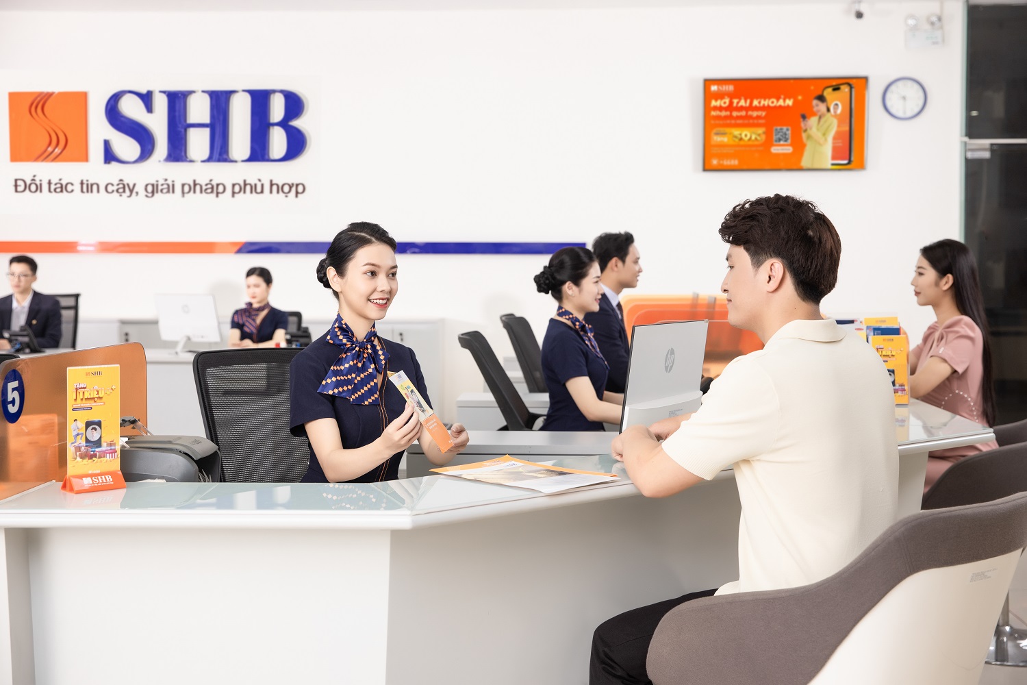 “Giới thiệu bạn ngay - Tiền triệu trong tay” với SHB SAHA