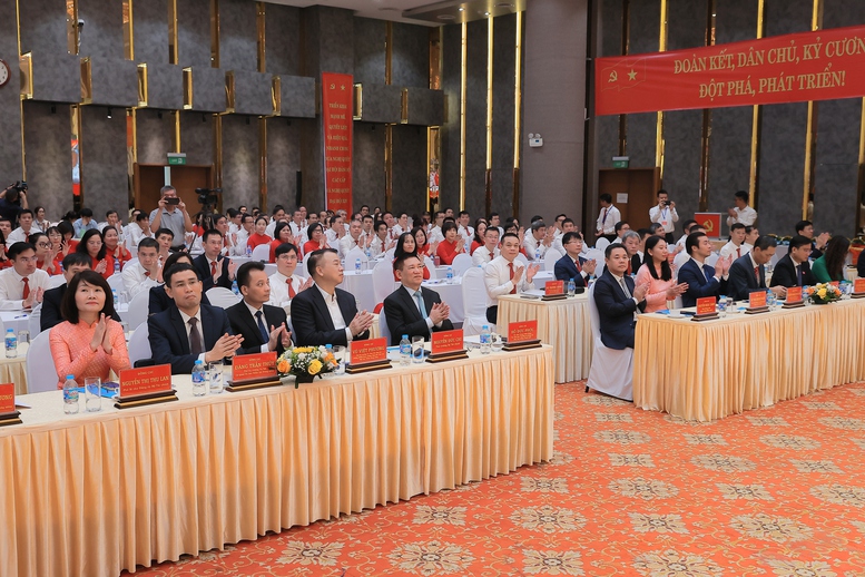 Phó Thủ tướng Chính phủ Hồ Đức Phớc dự và phát biểu chỉ đạo Đại hội đại biểu Đảng bộ Ngân hàng Phát triển Việt Nam (VDB) lần thứ IV, nhiệm kỳ 2025-2030 - Ảnh: VGP/Trần Mạnh Phó Thủ tướng Chính phủ Hồ Đức Phớc dự và phát biểu chỉ đạo Đại hội đại biểu Đảng bộ Ngân hàng Phát triển Việt Nam (VDB) lần thứ IV, nhiệm kỳ 2025-2030 - Ảnh: VGP/Trần Mạnh