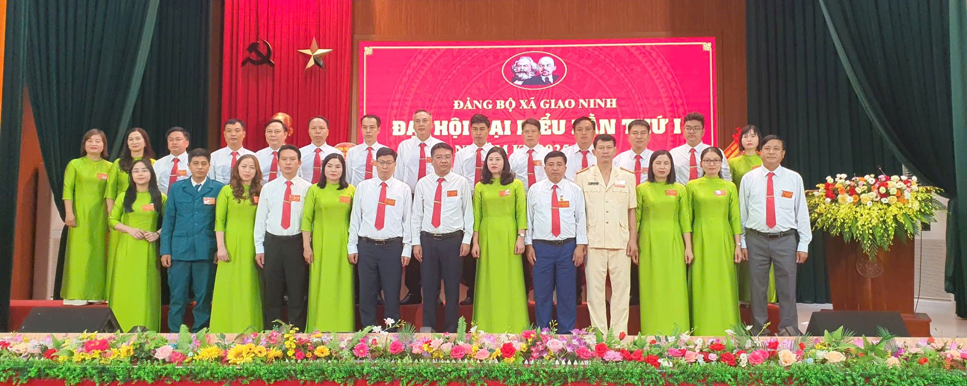 Ban Chấp hành Đảng bộ xã Giao Ninh nhiệm kỳ 2025 -2030 ra mắt Đại hội