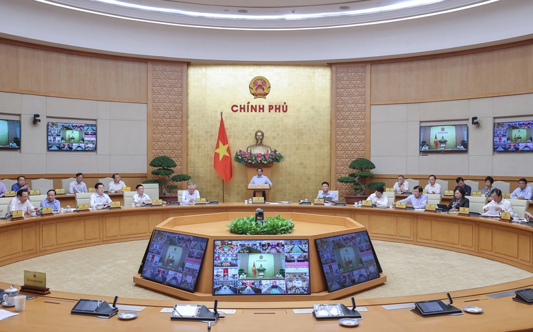 Phiên họp Chính phủ thường kỳ tháng 7 trực tuyến với các tỉnh, thành phố trực thuộc Trung ương tập trung thảo luận về tình hình kinh tế - xã hội tháng 7 và 7 tháng năm 2025, tình hình giải ngân vốn đầu tư công, 3 chương trình mục tiêu quốc gia và một số nội dung quan trọng khác - Ảnh: VGP/Nhật Bắc
