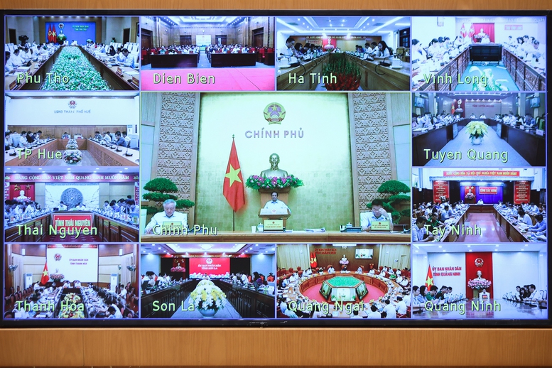 Phiên họp Chính phủ thường kỳ tháng 7 trực tuyến với các tỉnh, thành phố trực thuộc Trung ương tập trung thảo luận về tình hình kinh tế - xã hội tháng 7 và 7 tháng năm 2025, tình hình giải ngân vốn đầu tư công, 3 chương trình mục tiêu quốc gia và một số nội dung quan trọng khác - Ảnh: VGP/Nhật Bắc