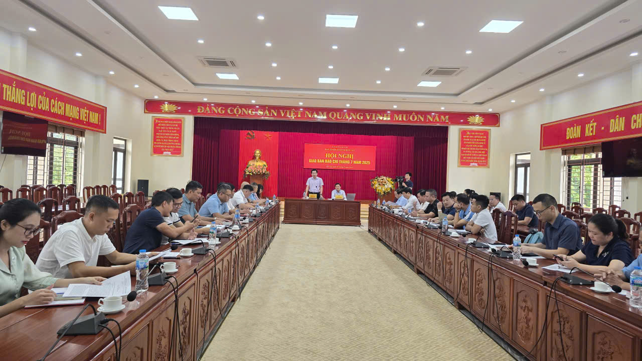 Lào Cai tổ chức hội nghị giao ban báo chí tháng 7, triển khai nhiệm vụ tuyên truyền tháng 8/2025