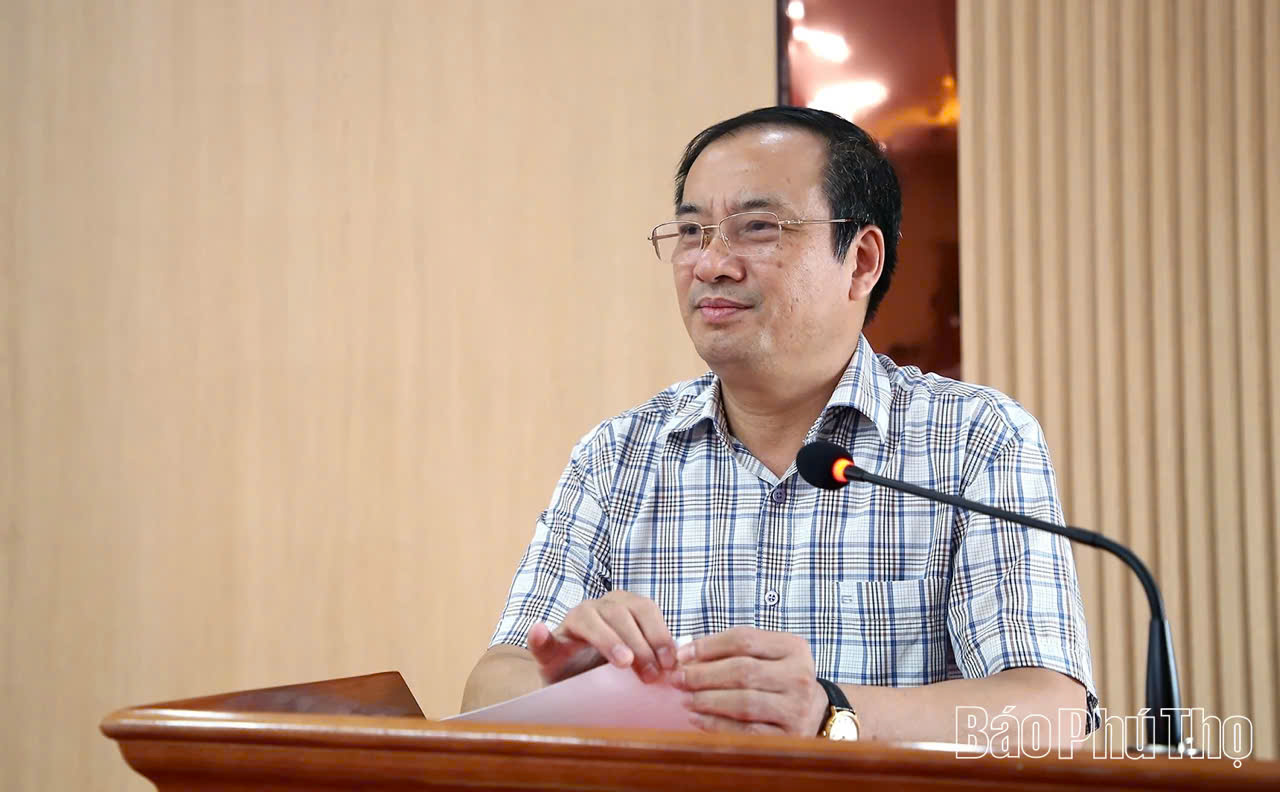 Trưởng Ban Tuyên giáo và Dân vận Tỉnh ủy Lương Đức Minh phát biểu tại hội nghị.(Ảnh: Báo Phú Thọ)