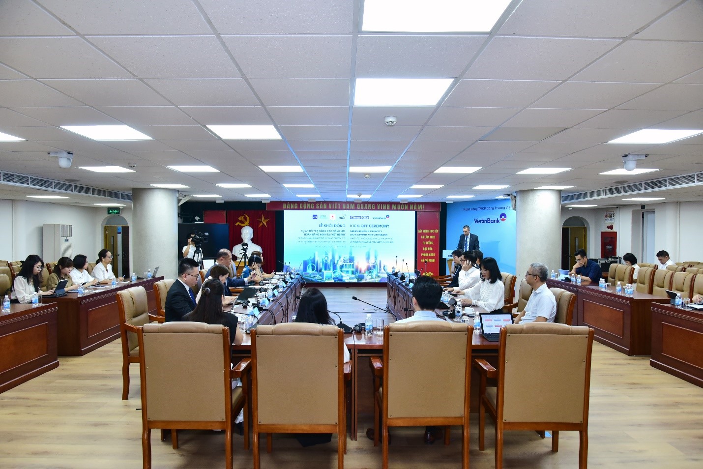 Toàn cảnh lễ kick-off dự án. Toàn cảnh lễ kick-off dự án.