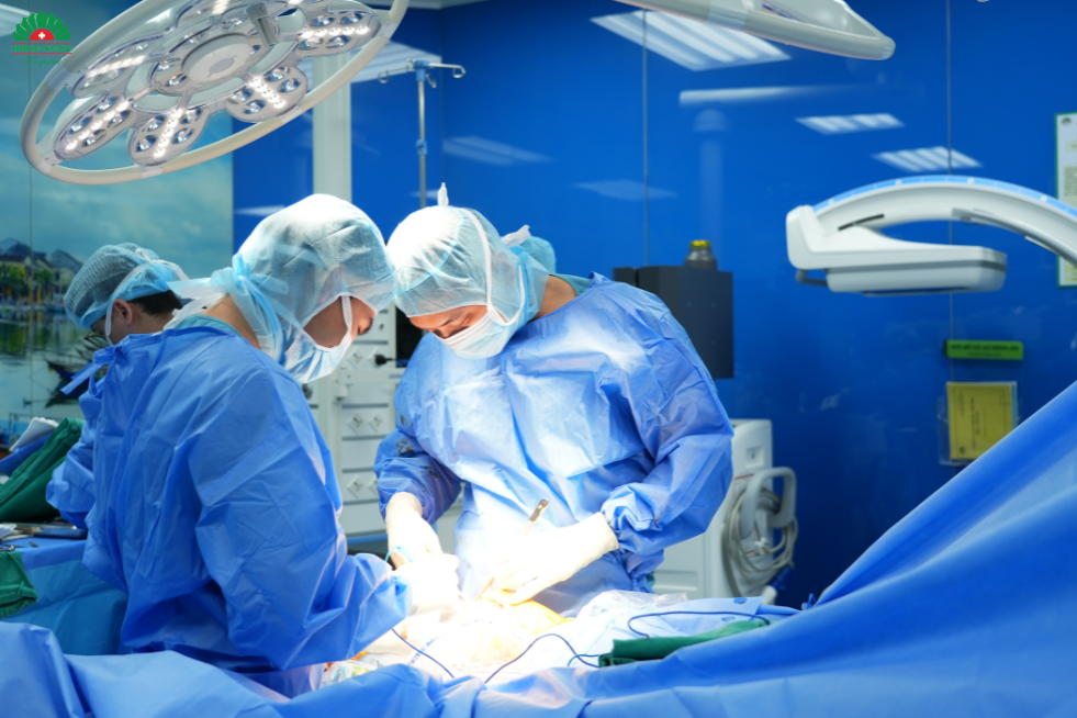 Phẫu thuật kết hợp xương với công nghệ cũ Phẫu thuật kết hợp xương với công nghệ cũ