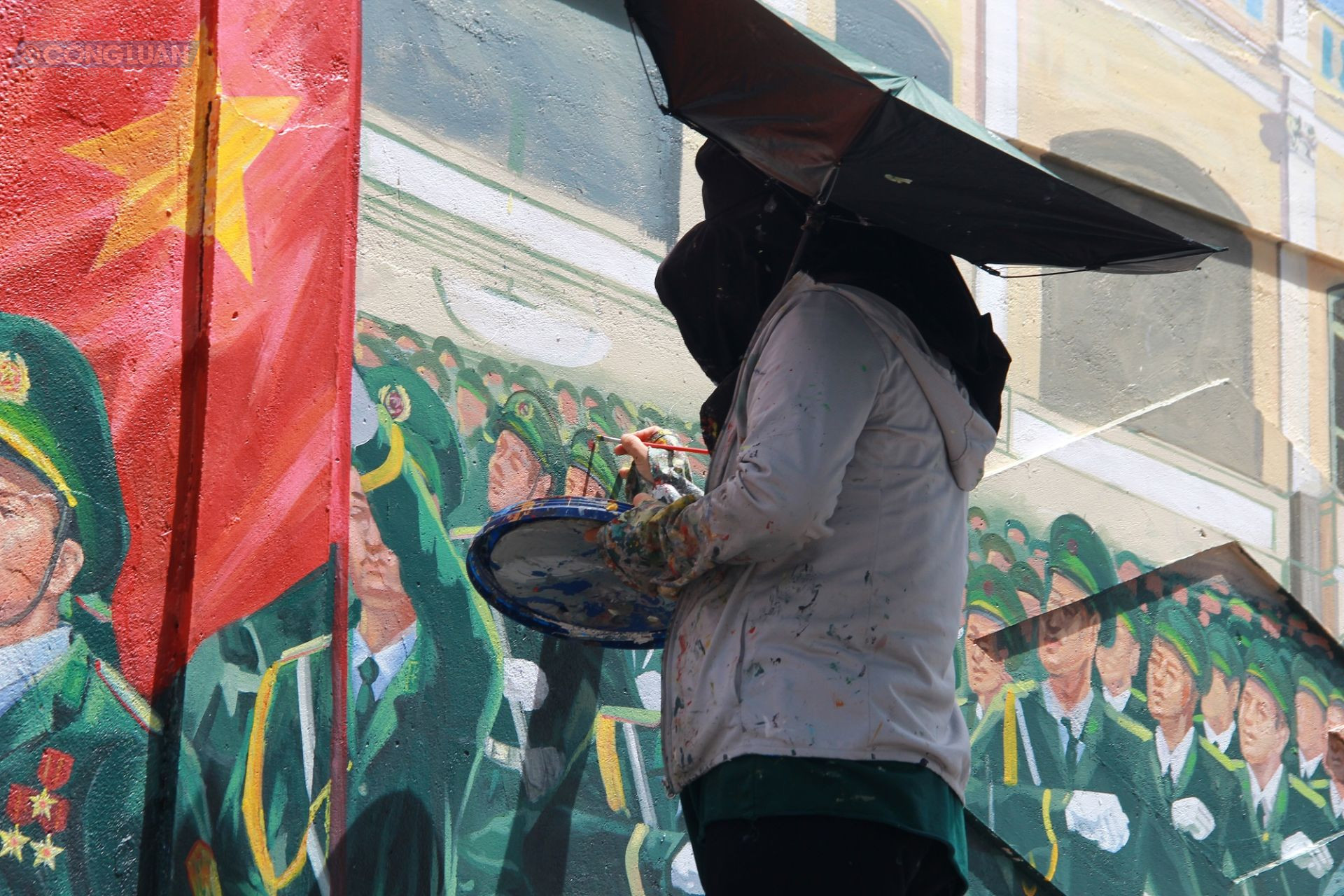 Dự án thực hiện bởi nhóm khoảng 20 họa sĩ, do anh Lê Tuấn Minh Viên (40 tuổi) dẫn dắt, bắt đầu từ giữa tháng 6