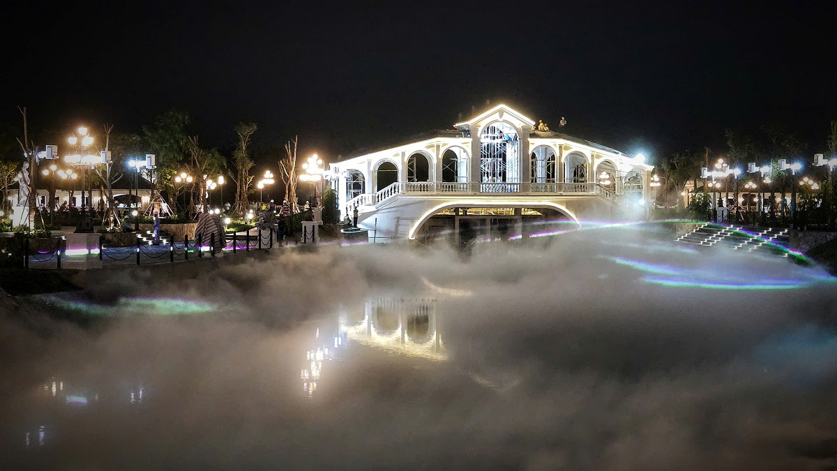 Vẻ đẹp huyền ảo trên Dòng sông Ánh sáng tại Thành phố Thiên niên kỷ T&T City Millennia