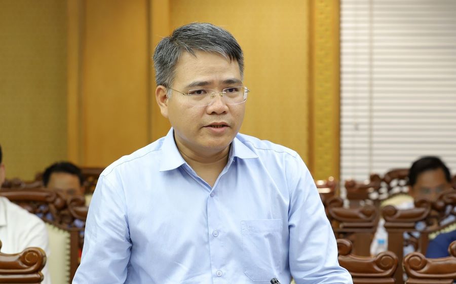 Ông Chu Văn Tuân, Phó Giám đốc Ban QLDA đường sắt (Bộ Xây dựng) - chủ đầu tư dự án đường sắt tốc độ cao trên trục Bắc – Nam thông tin về tiến độ triển khai dự án. Ông Chu Văn Tuân, Phó Giám đốc Ban QLDA đường sắt (Bộ Xây dựng) - chủ đầu tư dự án đường sắt tốc độ cao trên trục Bắc – Nam thông tin về tiến độ triển khai dự án.