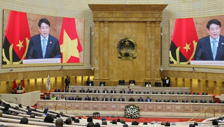 Chủ tịch nước Lương Cường phát biểu chính sách tại Quốc hội Angola