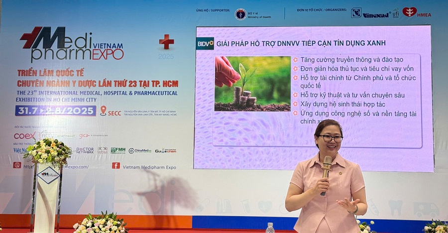 Bà Nguyễn Thị Kim Phượng đại diện BIDV chia sẻ thông tin tại sự kiện