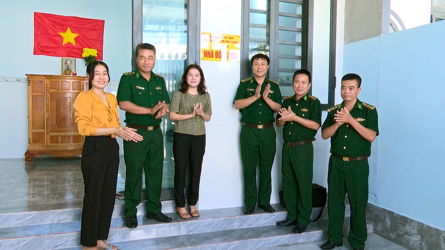 Bộ đội Biên phòng Tây Ninh: Lễ khánh thành và bàn giao nhà đồng đội
