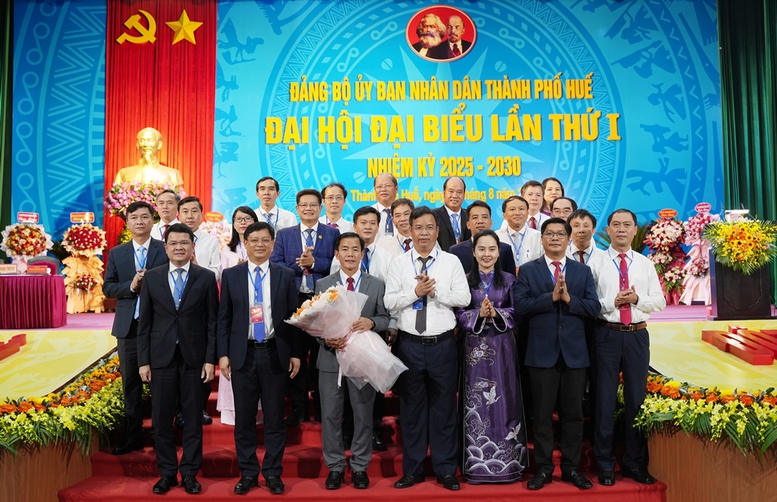 Ban chấp hành Đảng bộ UBND thành phố Huế nhiệm kỳ 2025 – 2030 - Ảnh: VGP/Nhật Anh Ban chấp hành Đảng bộ UBND thành phố Huế nhiệm kỳ 2025 – 2030 - Ảnh: VGP/Nhật Anh