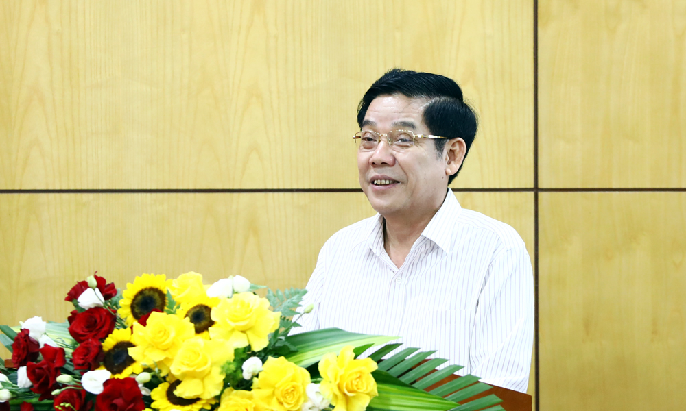 Đồng chí Nguyễn Văn Gấu phát biểu tại buổi gặp mặt. Đồng chí Nguyễn Văn Gấu phát biểu tại buổi gặp mặt.