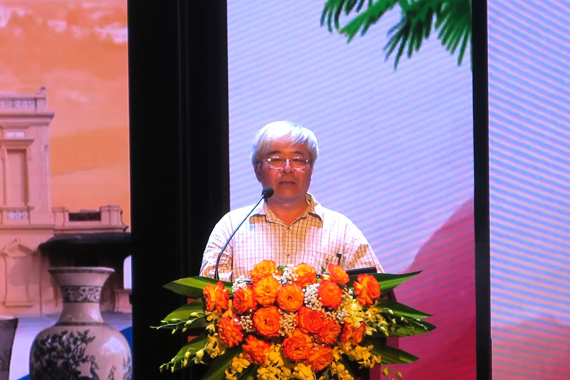 Nghệ nhân Bùi Thế Phong phát biểu hưởng ứng Cuộc thi. Nghệ nhân Bùi Thế Phong phát biểu hưởng ứng Cuộc thi.