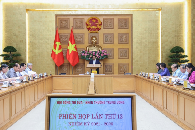 Thúc đẩy các phong trào thi đua nước rút và làm tốt công tác khen thưởng nhân dịp các sự kiện trọng đại