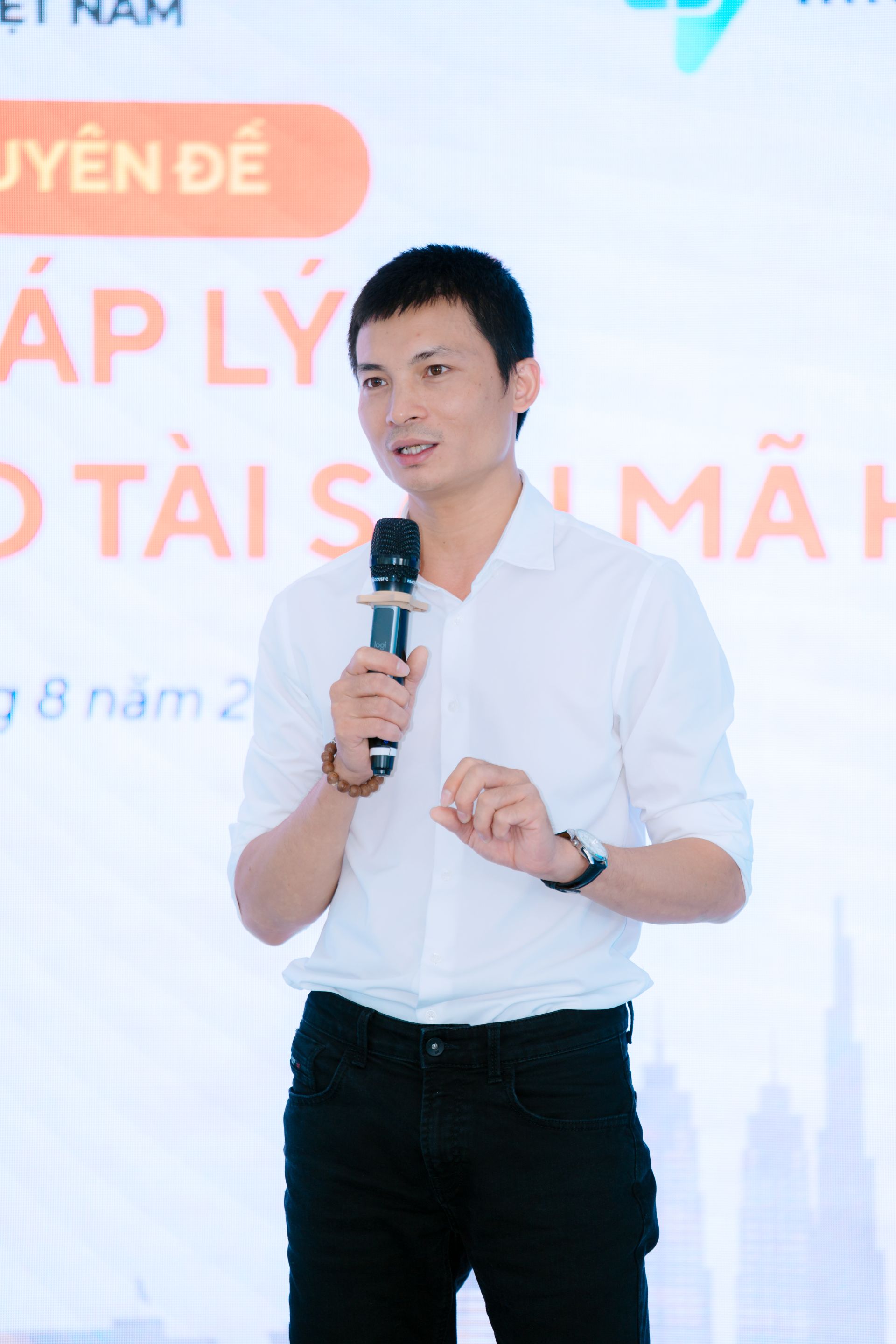 TS. Đỗ Văn Thuật, Giám đốc Giải pháp và Kiến trúc Blockchain, Công ty 1Matrix, chia sẻ mạng dịch vụ đa chuỗi Blockchain cung cấp giải pháp toàn diện, chi phí thấp cho công và tư.