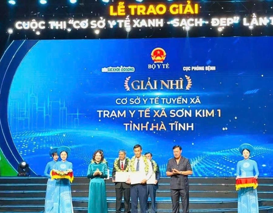 Trạm Y tế xã Sơn Kim 1 đạt giải nhì tuyến xã cuộc thi “Cơ sở y tế xanh - sạch - đẹp”.