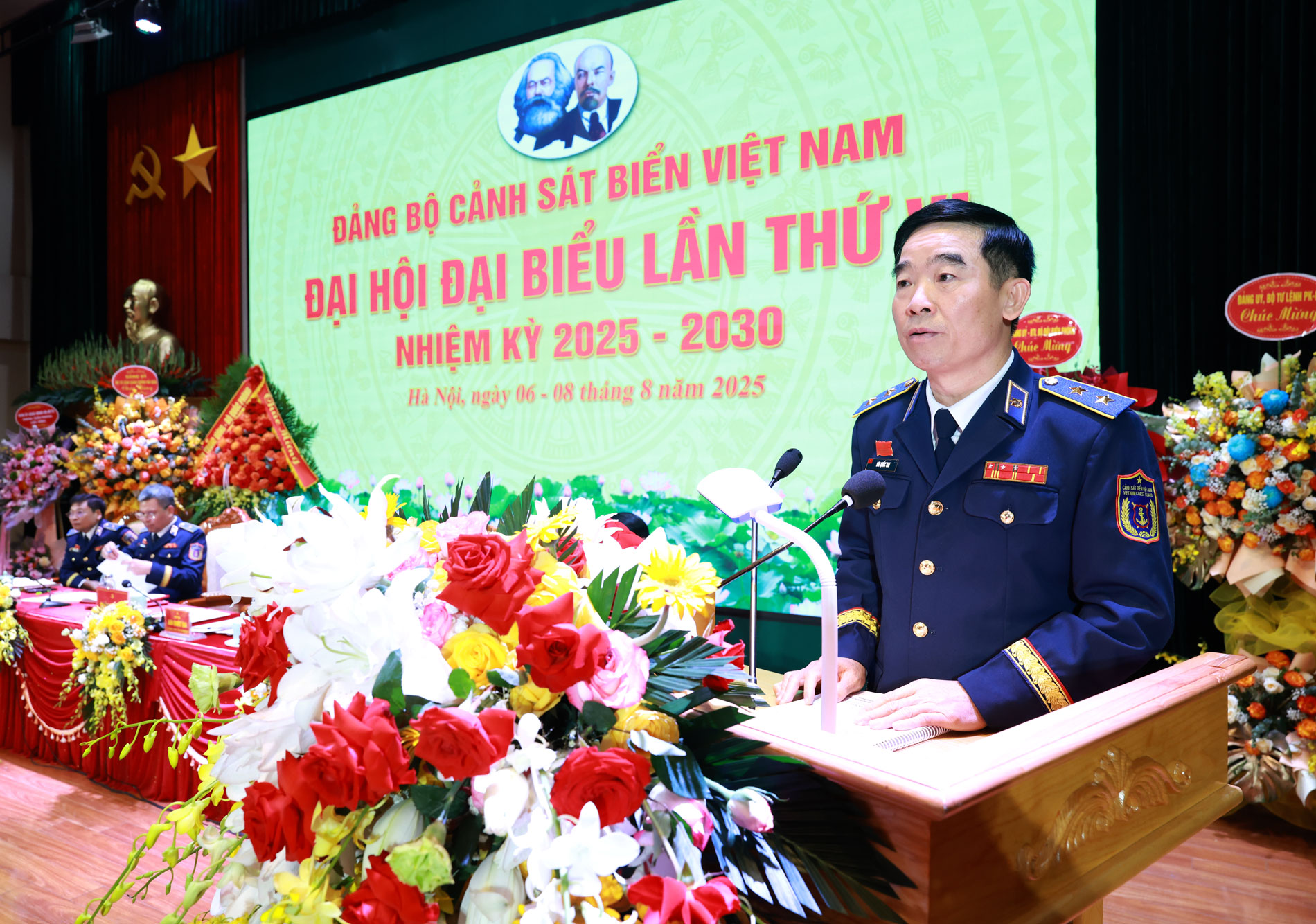 Trung tướng Bùi Quốc Oai - Bí thư Đảng ủy, Chính ủy Cảnh sát biển Việt Nam phát biểu bế mạc Đại hội.
