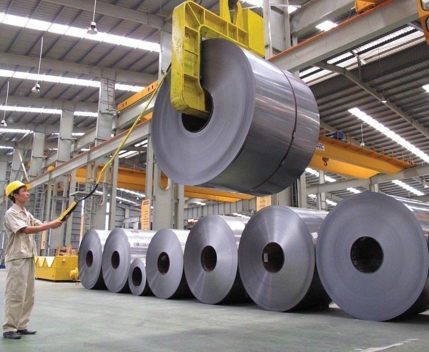 Giá thép ngày 9/8: Xu hướng giảm tiếp diễn trên thị trường trong nước và quốc tế
