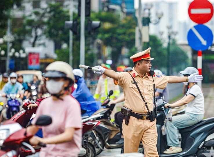 Hà Nội: Công khai số điện thoại Đội trưởng các Đội CSGT, tiếp nhận phản ánh của nhân dân