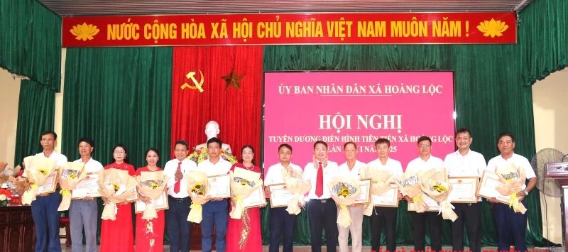 Xã Hoằng Lộc tuyên dương điển hình tiên tiến giai đoạn 2025-2030