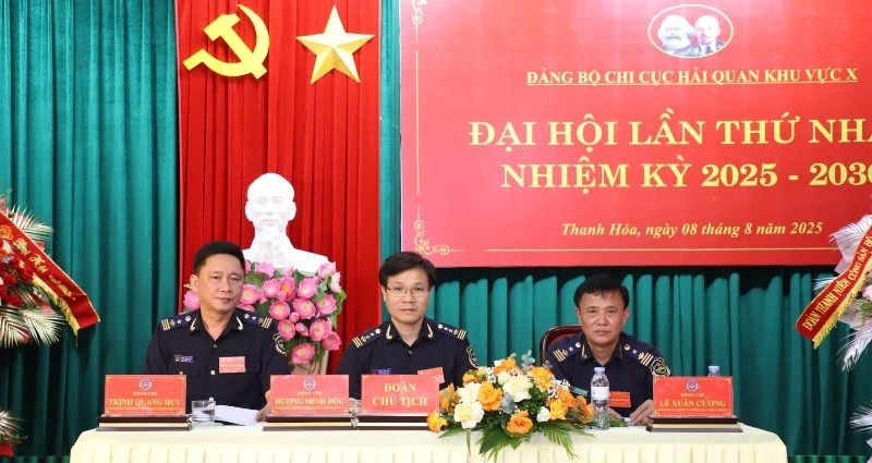 Đoàn chủ tịch Đại hội